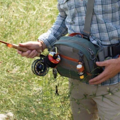 Fishpond Switchback Belt System 2.0 -ReelMasters Store Fishpond TCO 2021 0009 Switchback2 motion