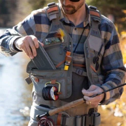 Fishpond Flint Hills Vest -ReelMasters Store lecoq flinthills 3 1100x f84fbe10 9b41 405b bfd5 24faa501ec51